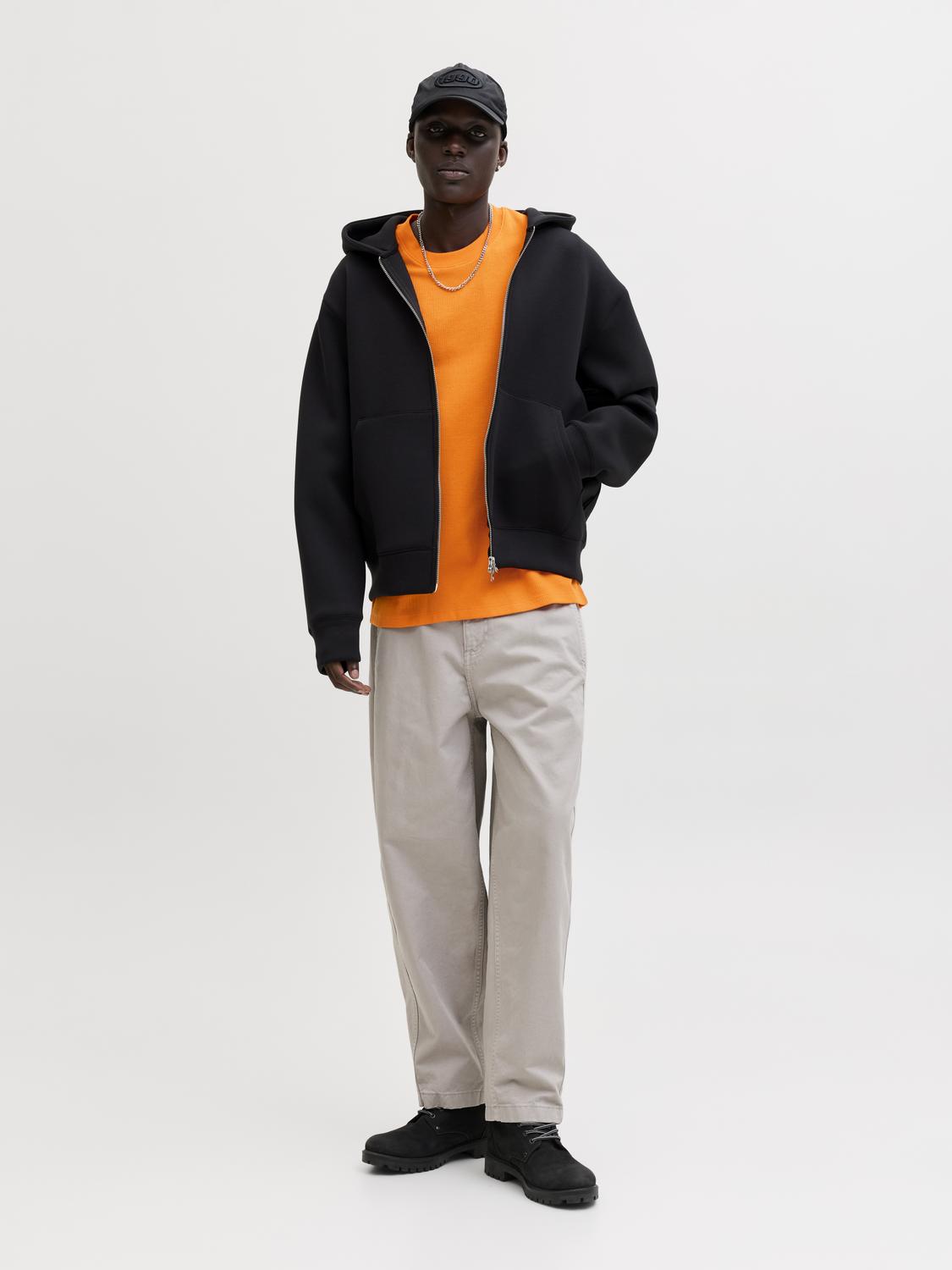 model_shot-front_full